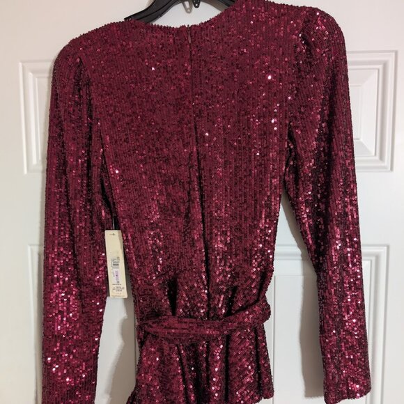 NWT Eliza J Red Sequin Top Long Sleeve Stretch V-Neck Tie Waist Faux Wrap Size 6 - Picture 3 of 4